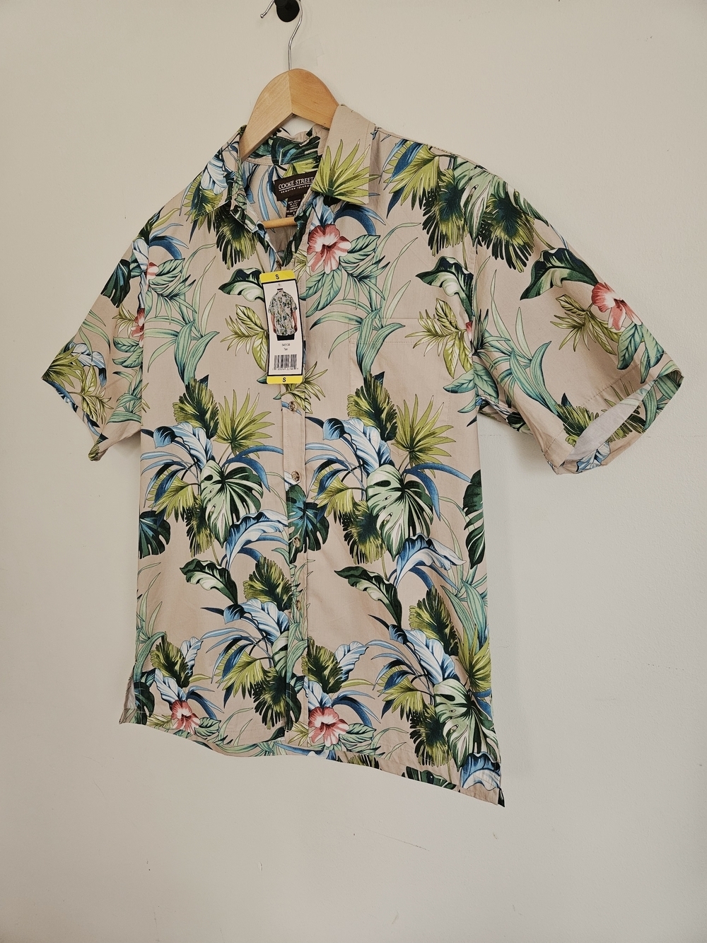 Cooke Street Men’s Tan Tropical Floral Button-Down Shirt - Picture 7 of 14